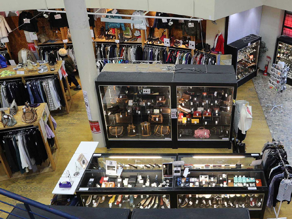 買取王国 港店 導入事例 2 買取王国港店_古着、ブランド品売場