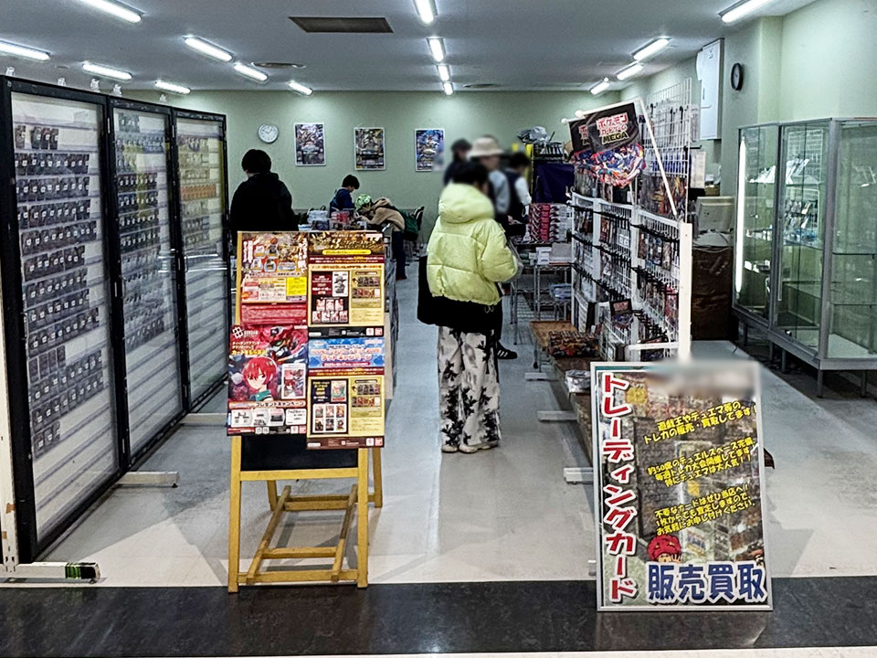 カードボックス青馬堂トナリエクレオつくば店_店内_トレカショップ