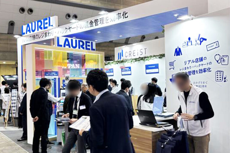 リテールテック2026_MOOV×自動釣銭機連携_ローレルバンクマシンブースの様子